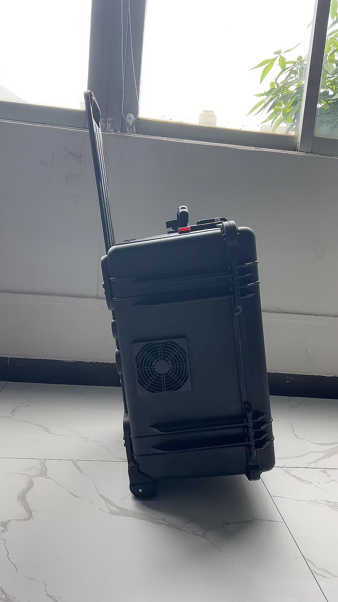 唐河手拉箱型移动通信干扰器